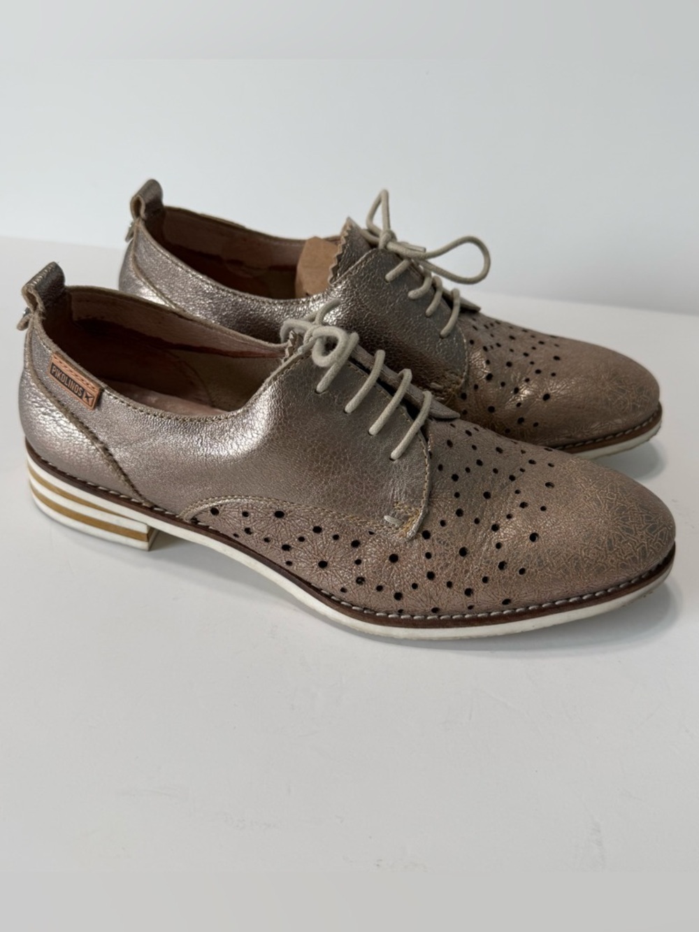 PIKOLINOS Leather Royal Low Heel Oxford Size 8 Lace Up Metallic Taupe